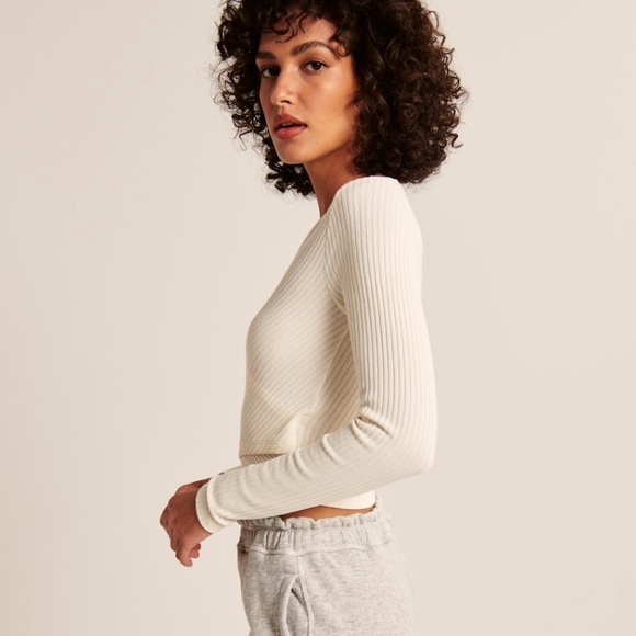 NWT Light Grey Long-Sleeve Ribbed Wrap Top - Picture 5 of 11